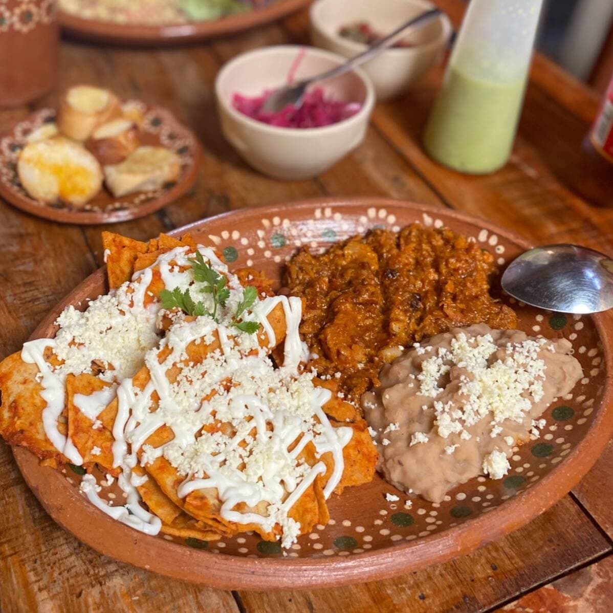 Chilaquiles con Guiso