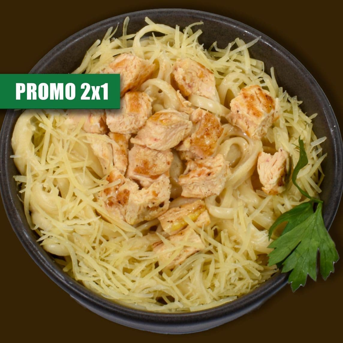 Fettuccine Alfredo con Pollo