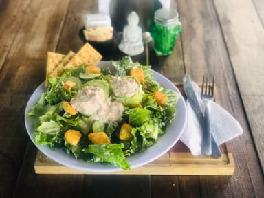 Ensalada de Aguacate Relleno de Atun