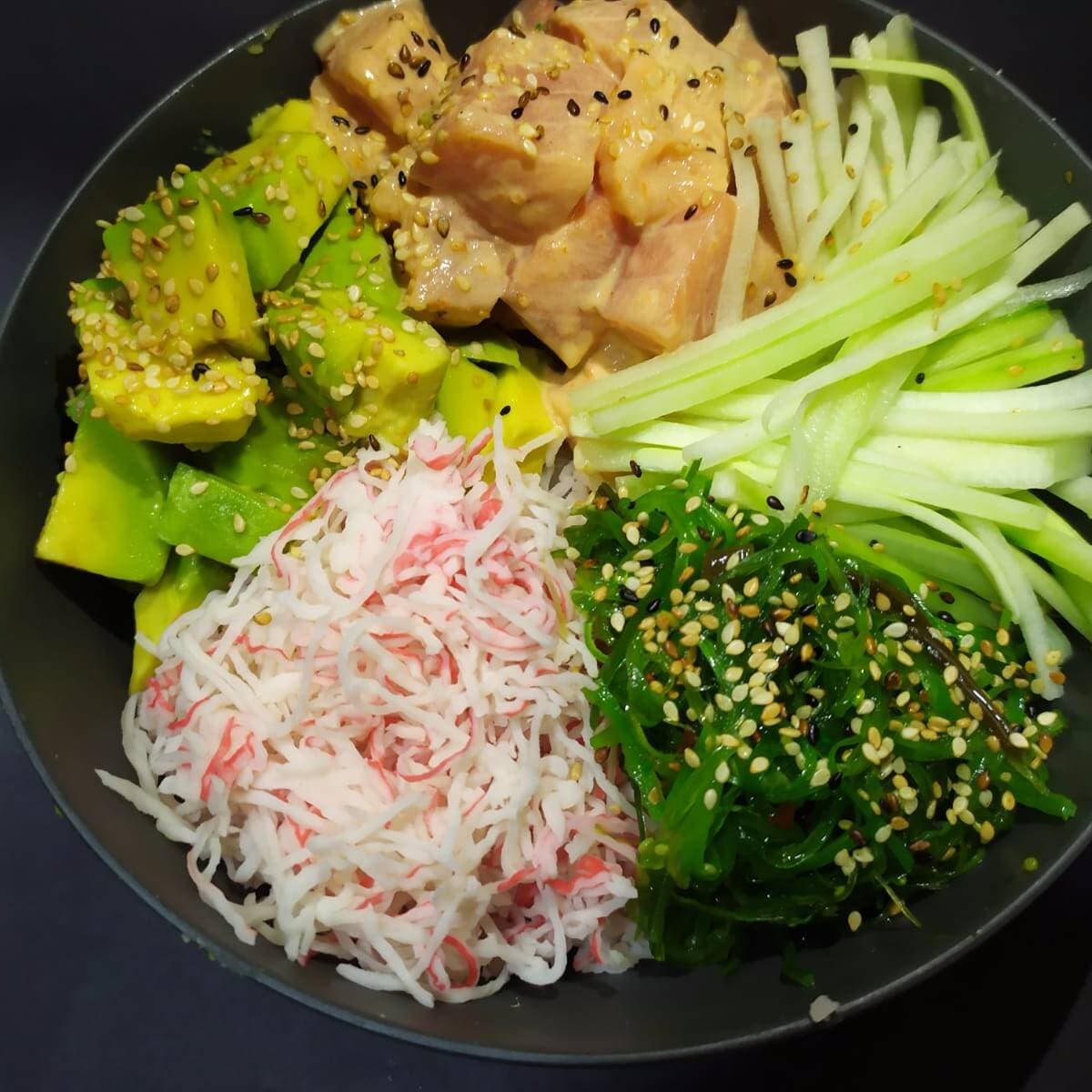 Poke de salmón