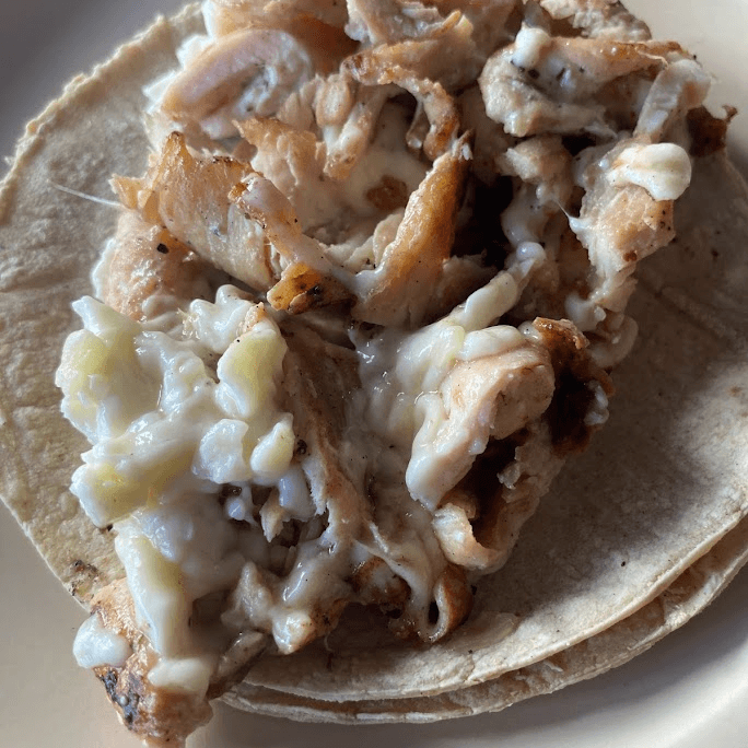 Taco de Pollo con Queso