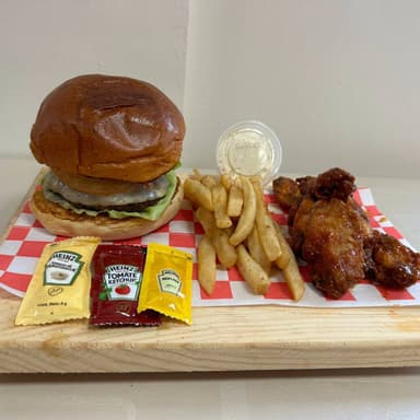 Combox Burger + Alitas