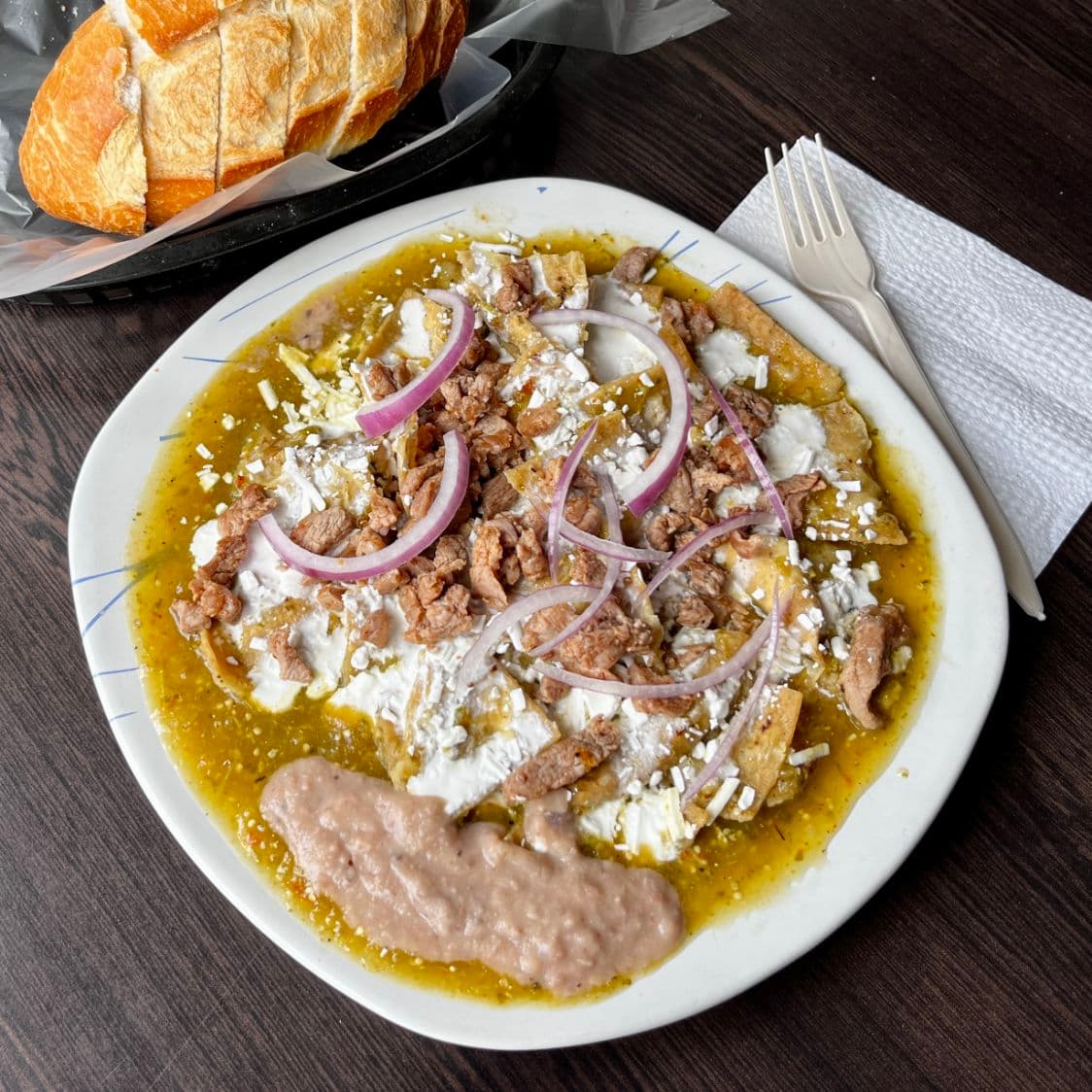 Chiiaquiles Verdes Bistec