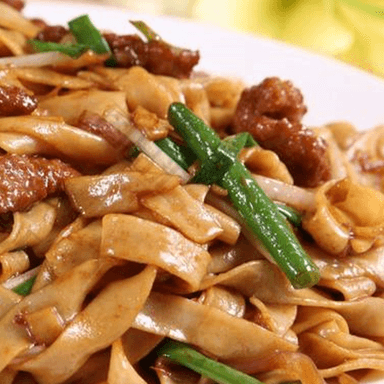 37. Sa Ho Fan Frito con Carne de Res