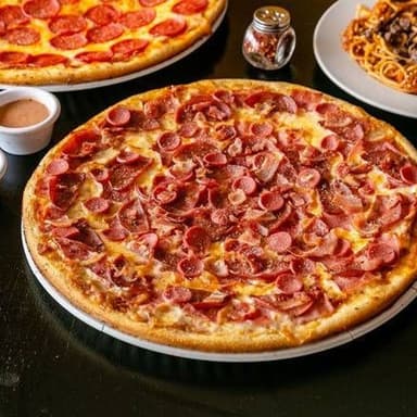 Pizza Carnes Frias Familiar