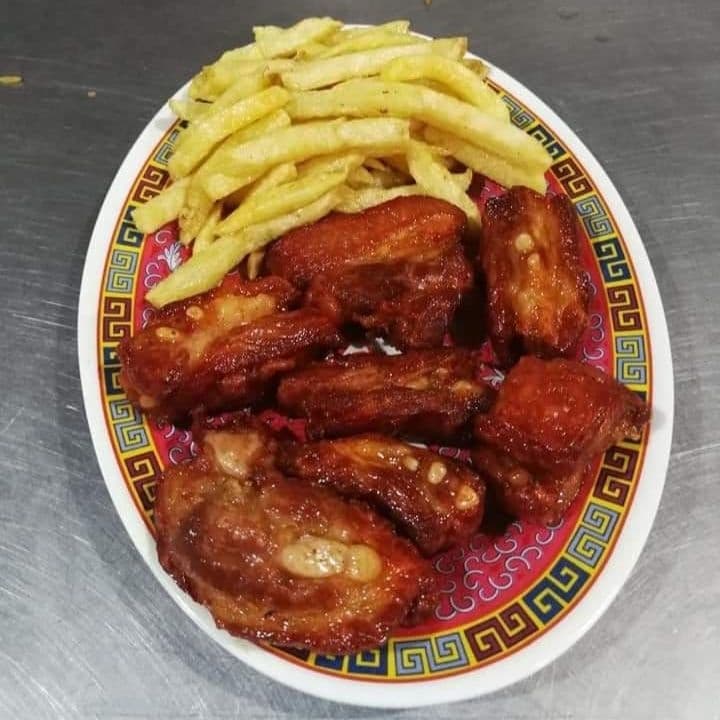Porción de costilla ahumada+ Papas (8 Unid)