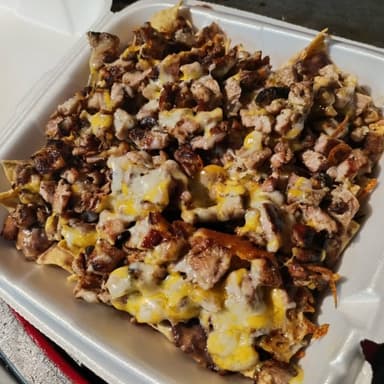 Nachos de Carne Asada al Carbon con 4 Quesos