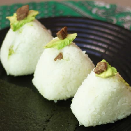 3 Onigiris de Res