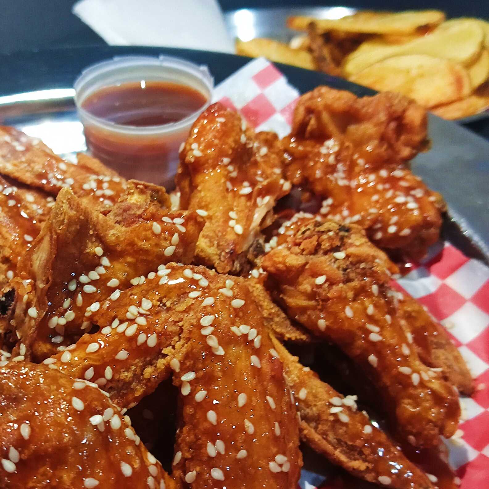 Colwings 16 Piezas de Alitas + Papas en Casco