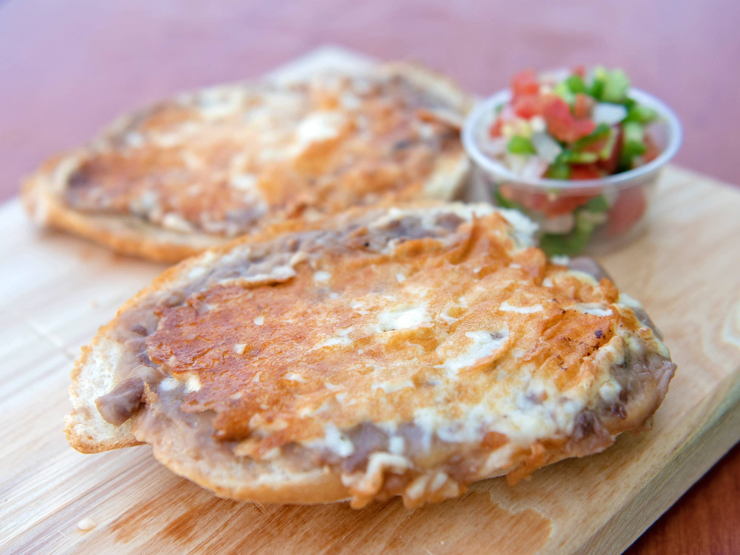 COMBO MOLLETES +BEBIDA MEDIANA