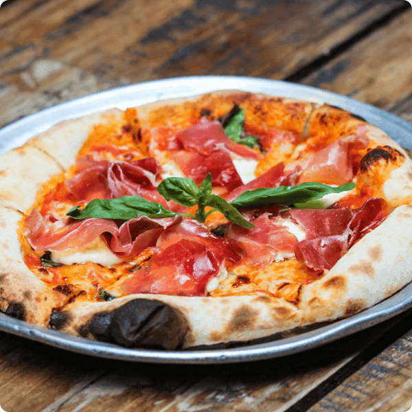 Pizza Prosciutto y Stracciatella