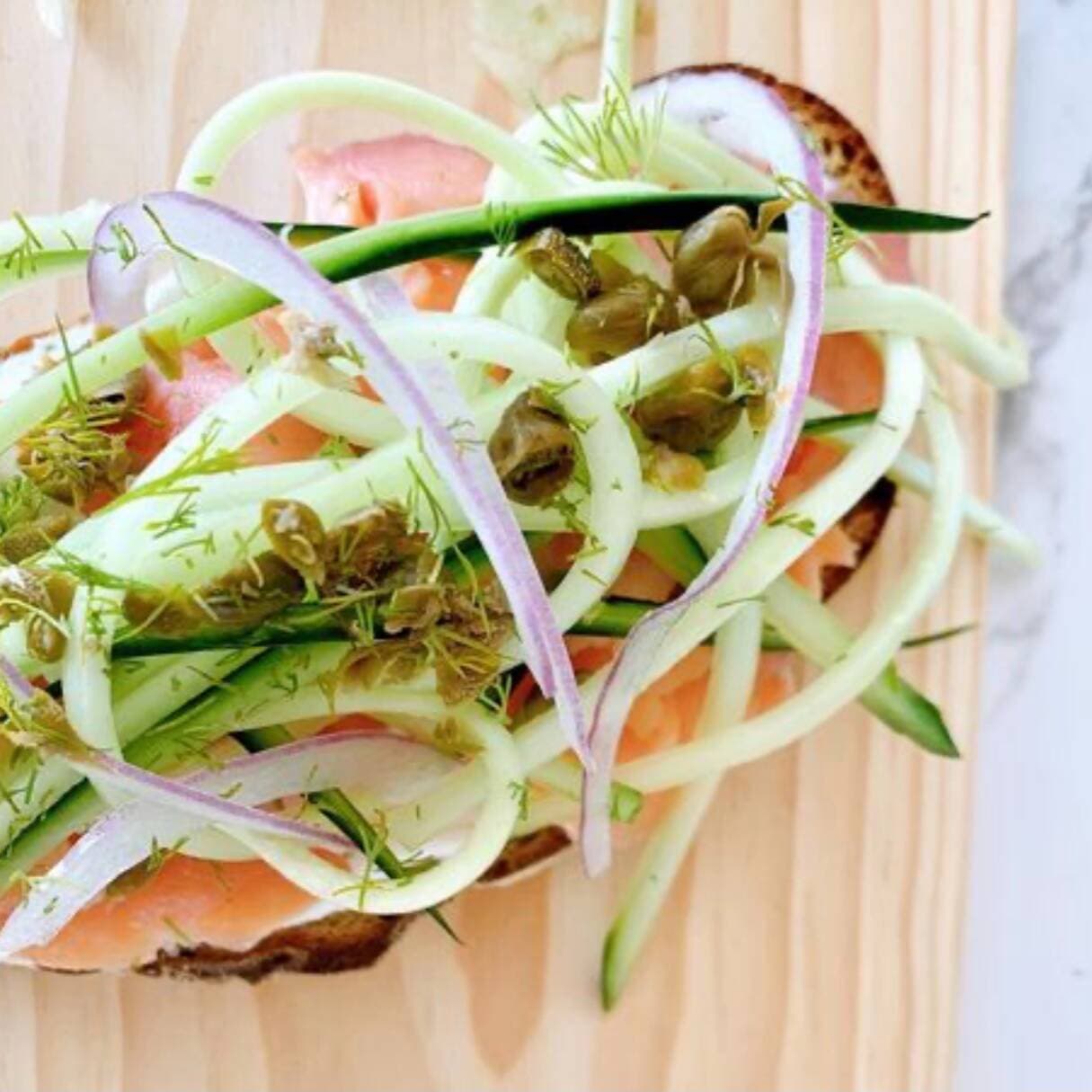 Toast Salmón