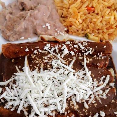 Combo Enmoladas y Entomatadas
