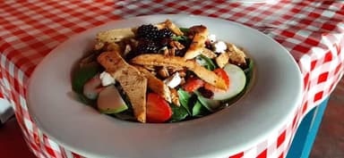 Ensalada Santorini con Pollo