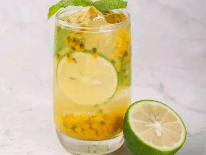 Jugos Naturales en Agua