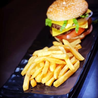 Combo 3 (Hamburguesa Doble Torta + Papas Fritas)