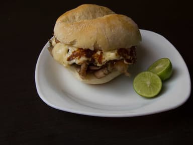 TORTA CARNE Y QUESO