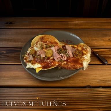Huevos Motuleños