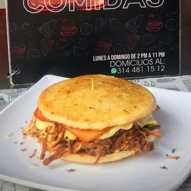 Arepa Rellena de Carne
