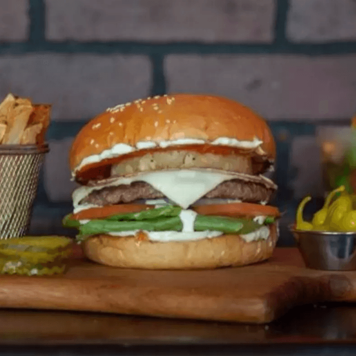 Hamburguesa hawaiana de res