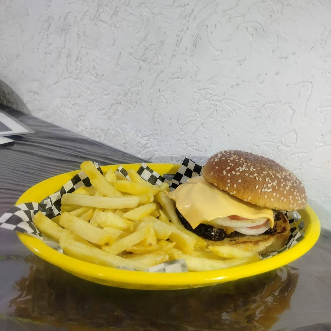 HAMBURGUESA DOBLE QUESO