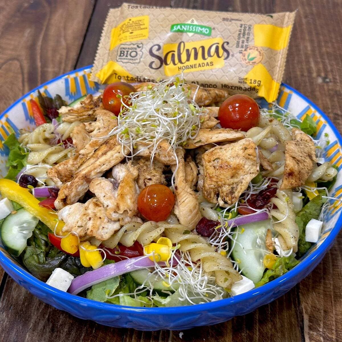 ENSALADA CON POLLO GRANDE