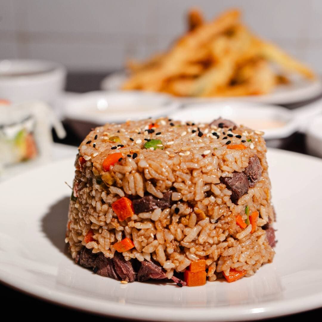 Yakimeshi con una Carne