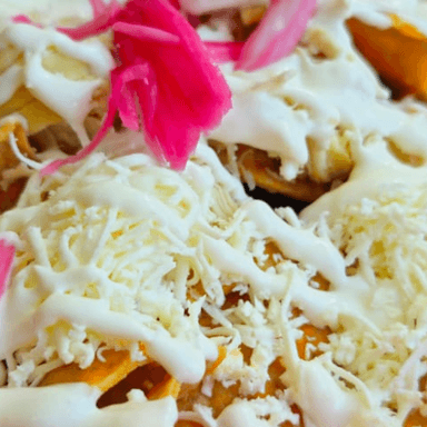 Dos Chilaquiles mas Dos Bebidas