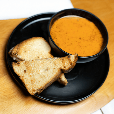 Sopa de Tomate & Grill Sándwich