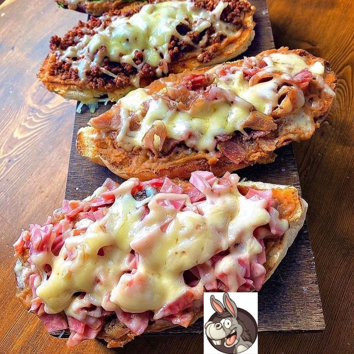 Molletes con Chorizo