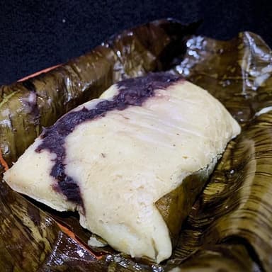 Tamal de Frijol con Hoja Santa