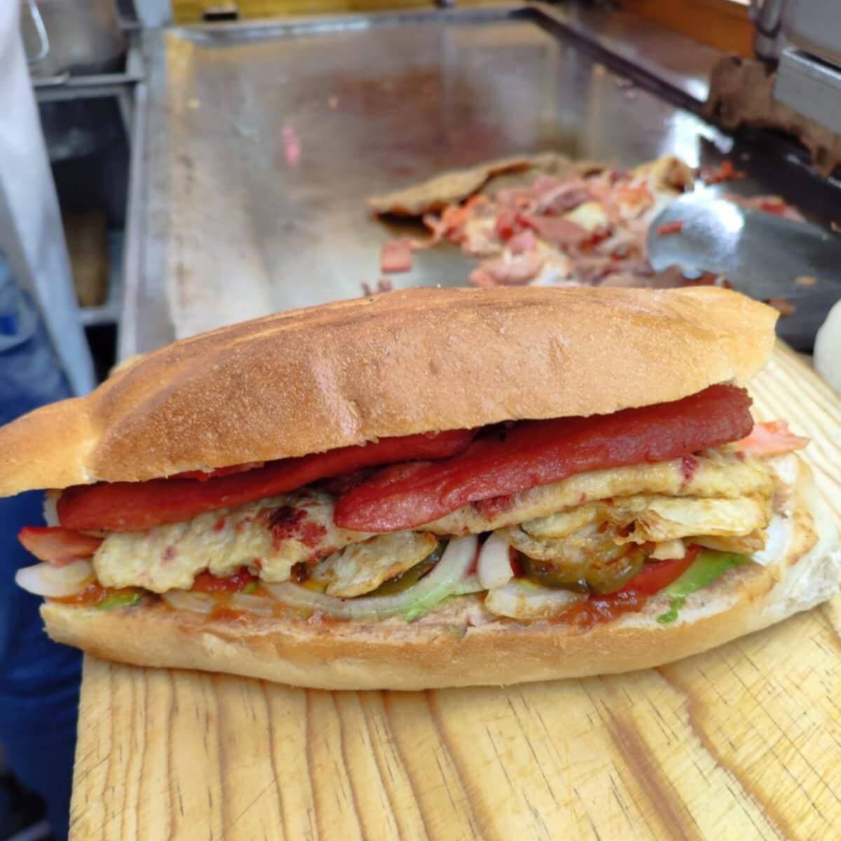 Milanesa, Pierna, Salchicha y Quesillo