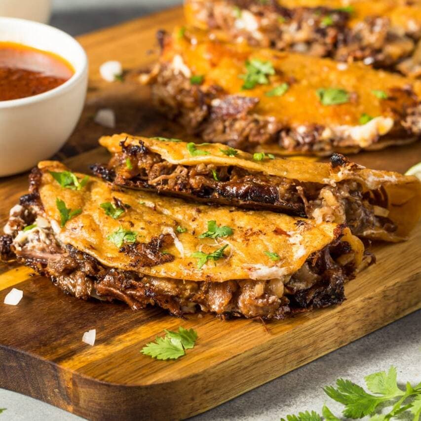Quesabirria+2 Tacos de Maciza+Consome (individual)