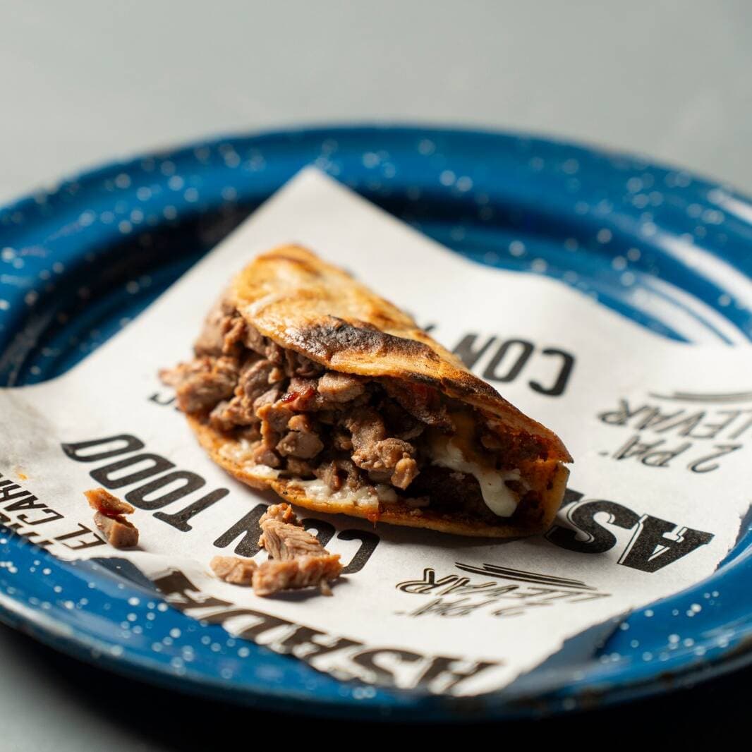 Taco de Frijol con Asada