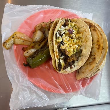 Tacos de carne asada