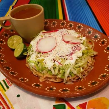 Sope de Pollo y Refresco
