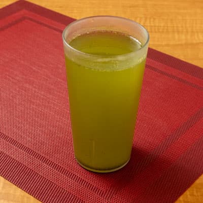 Agua de limón con hierbabuena