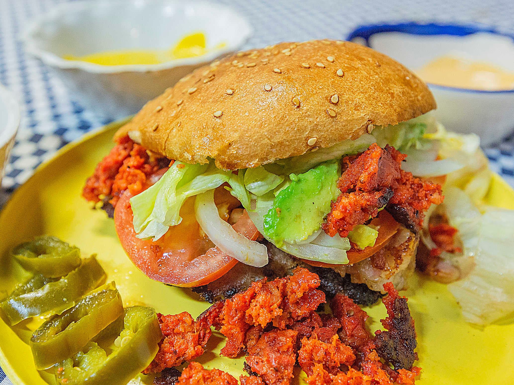 Hamburguesa Mexicana + Coca-cola 400 ml