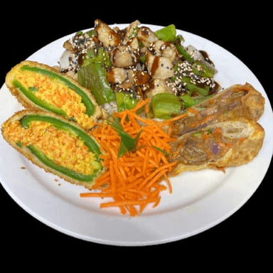 1/2 Teriyaki Bowl + 1 Rolllo + Jalapeño + Bebida.