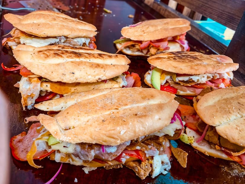 Tortas Del Barrio