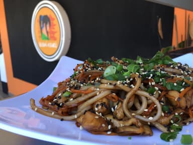 YAKIUDON CON MARISCOS