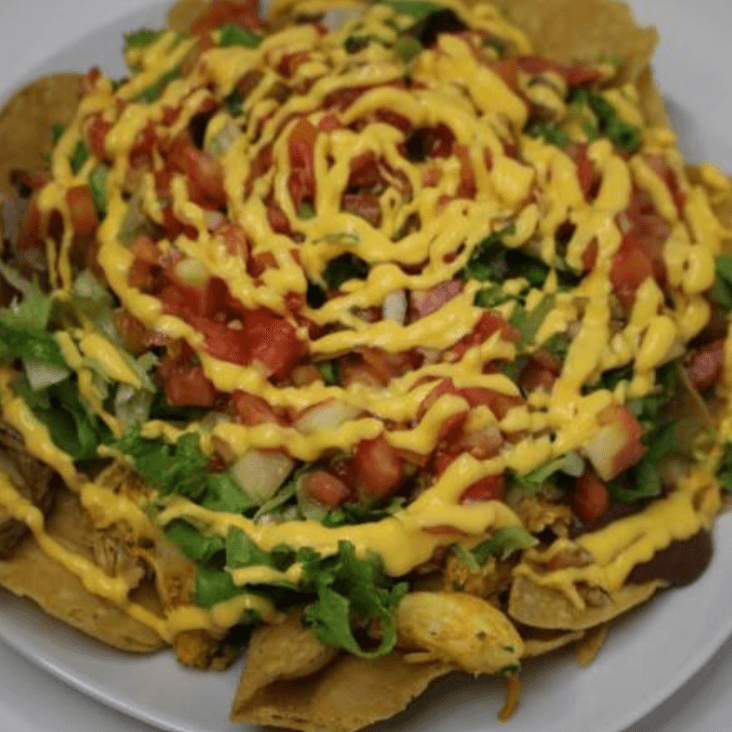 Nachos de Pollo con Refresco