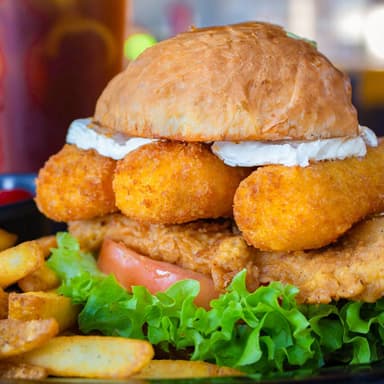 CHEESE & CHICKEN SANDWICH