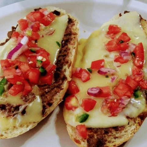 Desayuno Molletes