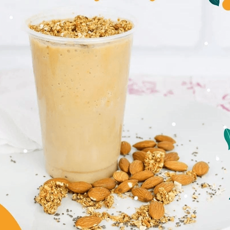 Jugo de Plátano, Almendra, Algarrobina y Leche