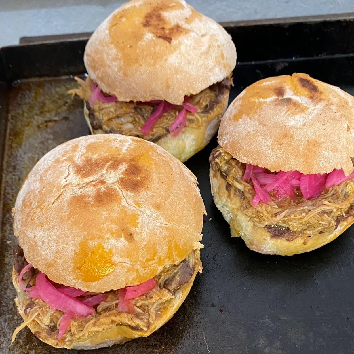 PAMBAZO DE COCHINITA