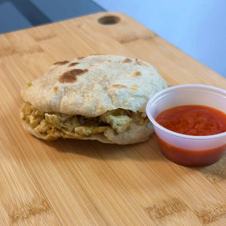 Gordita de Huevo con Salsa