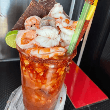 Clamato con camaron