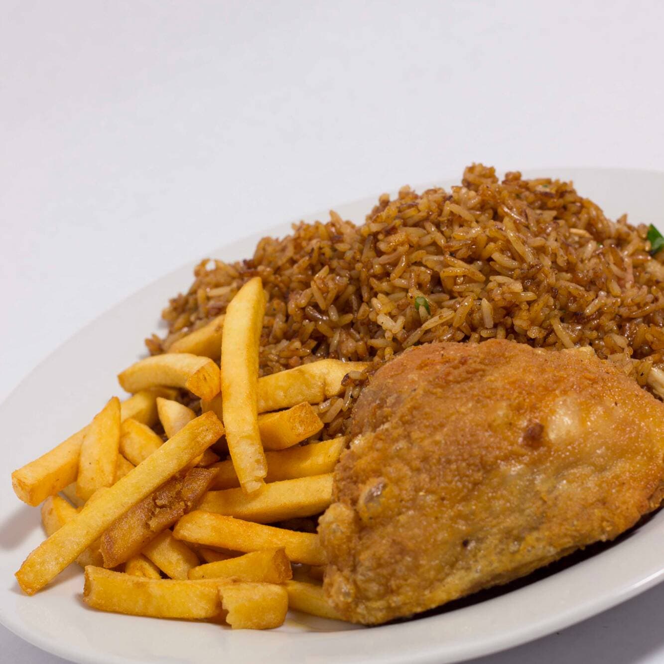 Arroz Chino + Papas + 1/4 de Pollo + Costilla