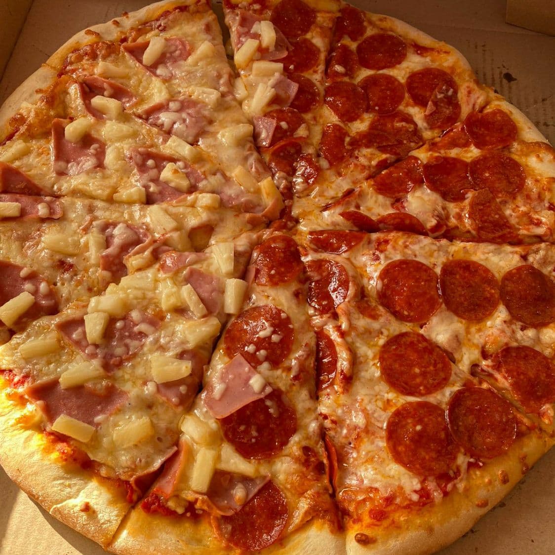 Pizza Grande 14 Pulgadas Peperoni & Hawaiana